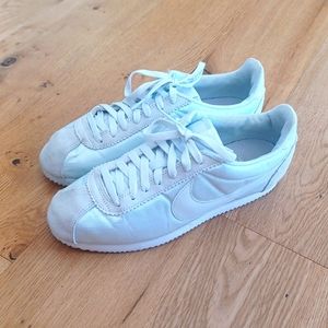 Nike size 11 sneakers